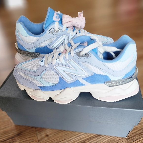 Size 7.5- New Women's Bew Balance 9060 Blue/White - Picture 10 of 16